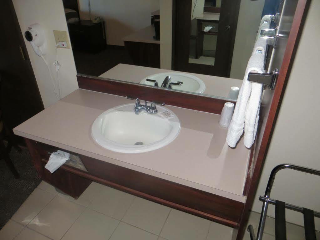 Exchange Club Motel Битти Экстерьер фото