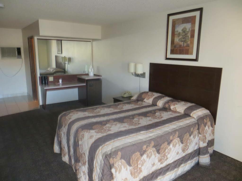 Exchange Club Motel Битти Экстерьер фото