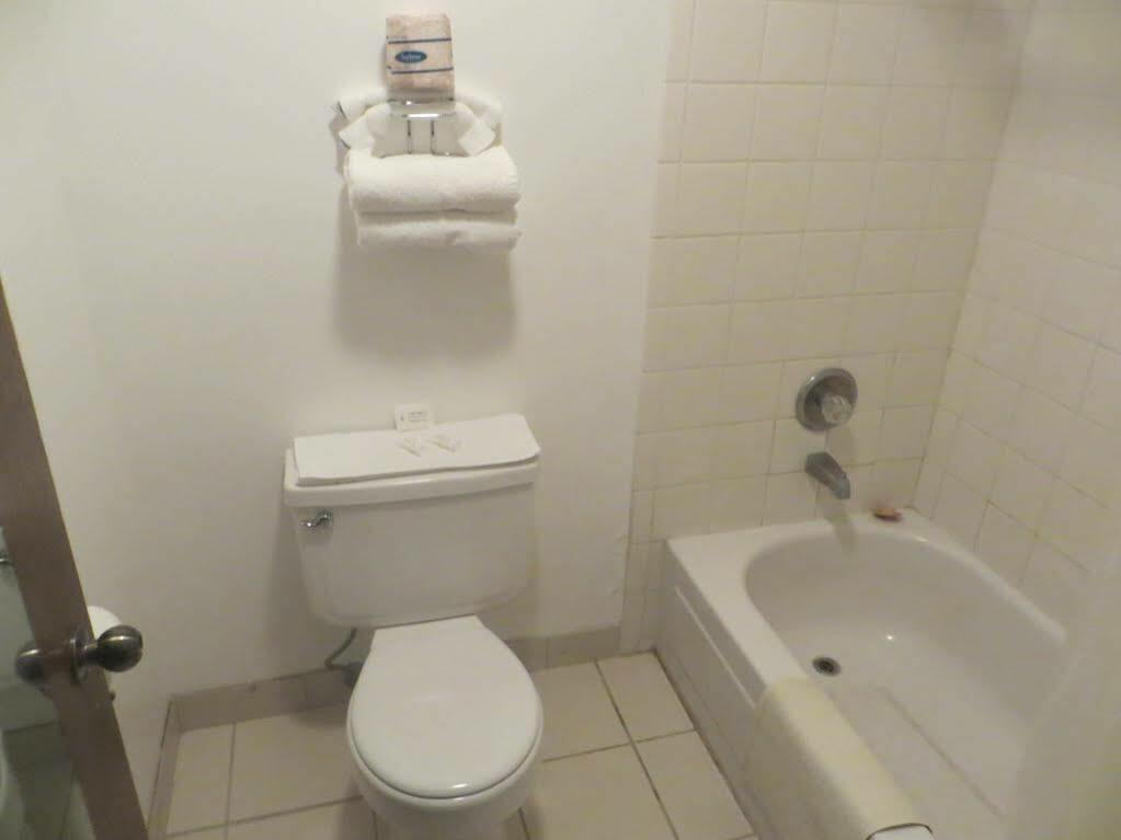 Exchange Club Motel Битти Экстерьер фото